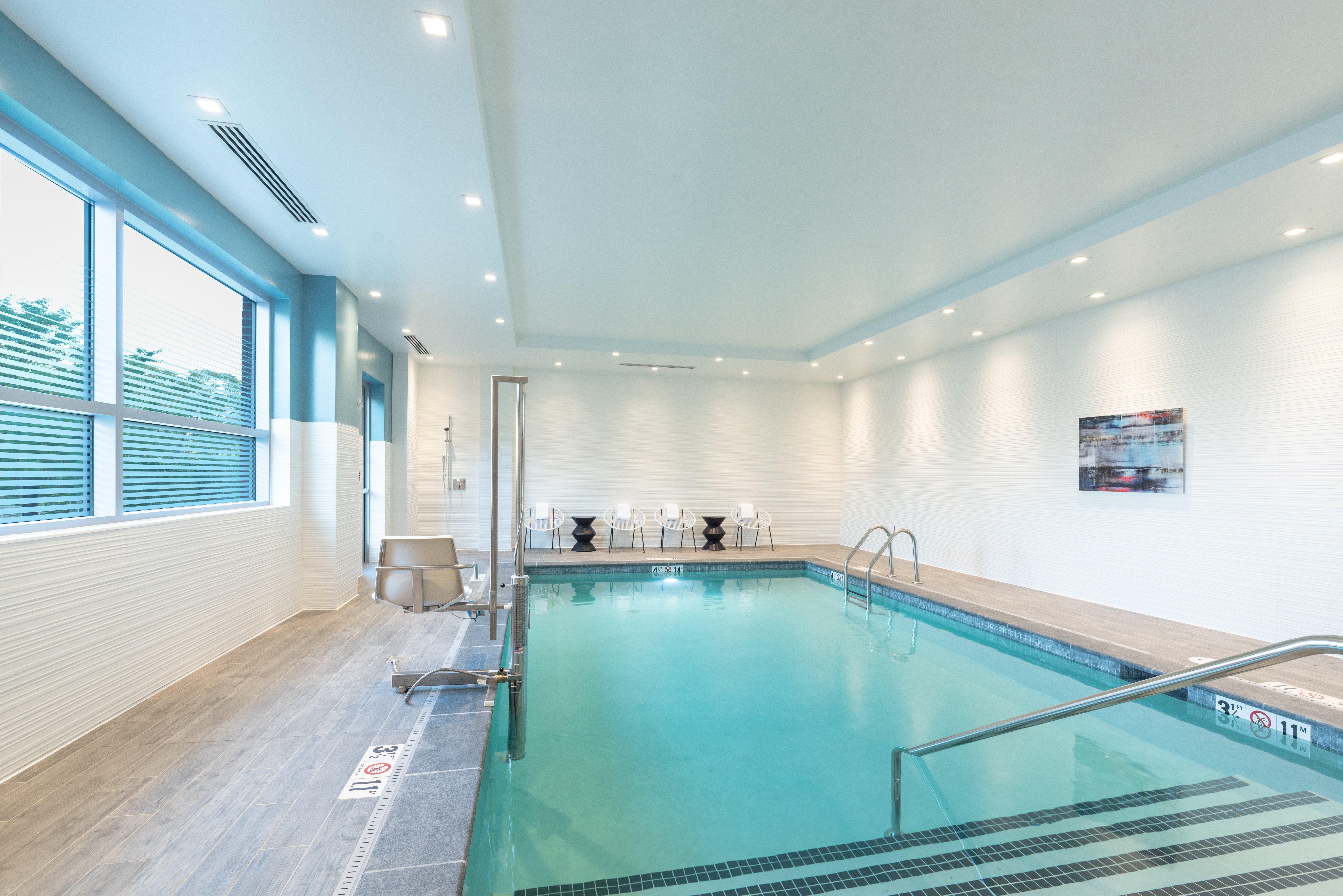 Holiday Inn Boston Logan Airport - Chelsea By Ihg Екстер'єр фото