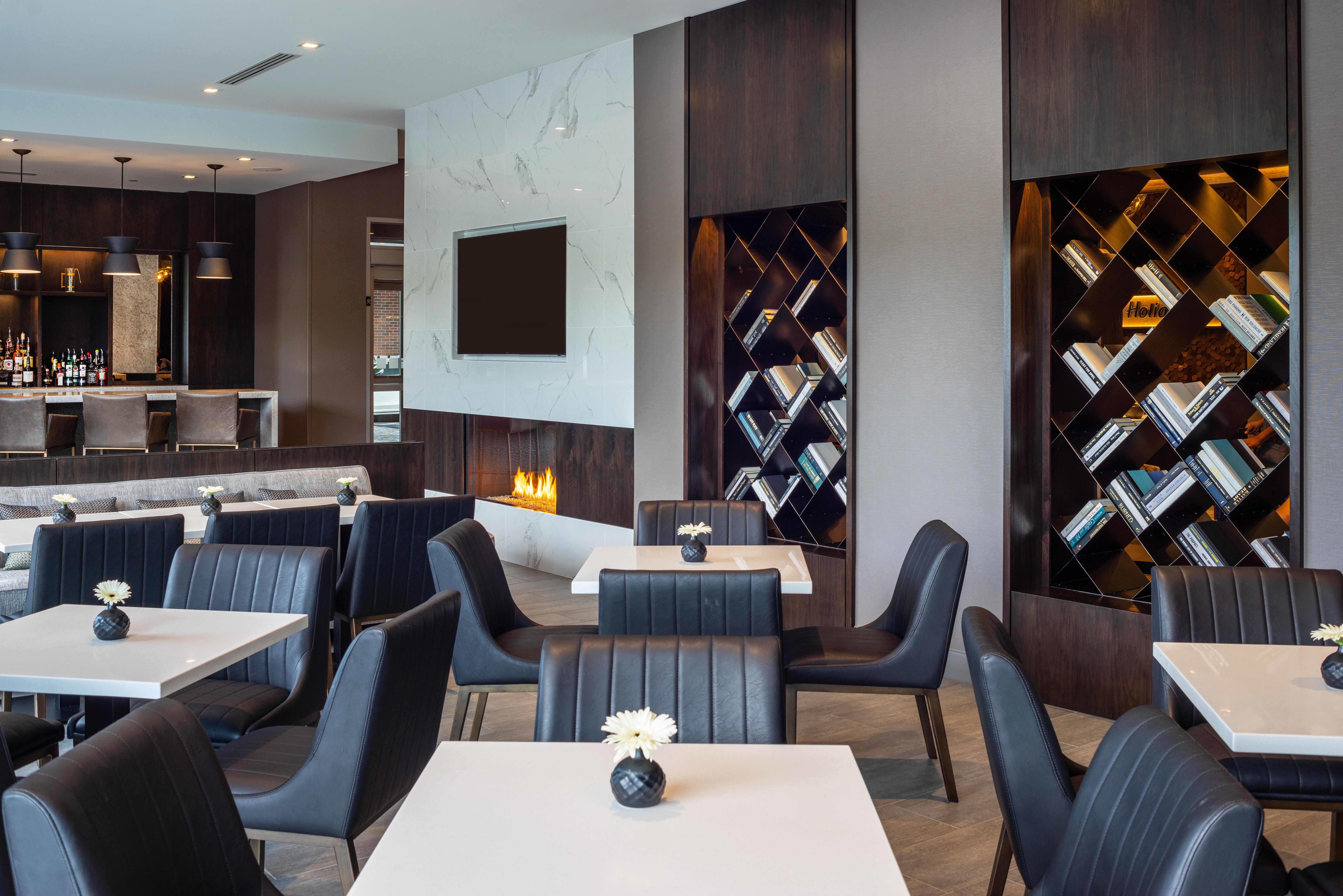 Holiday Inn Boston Logan Airport - Chelsea By Ihg Екстер'єр фото